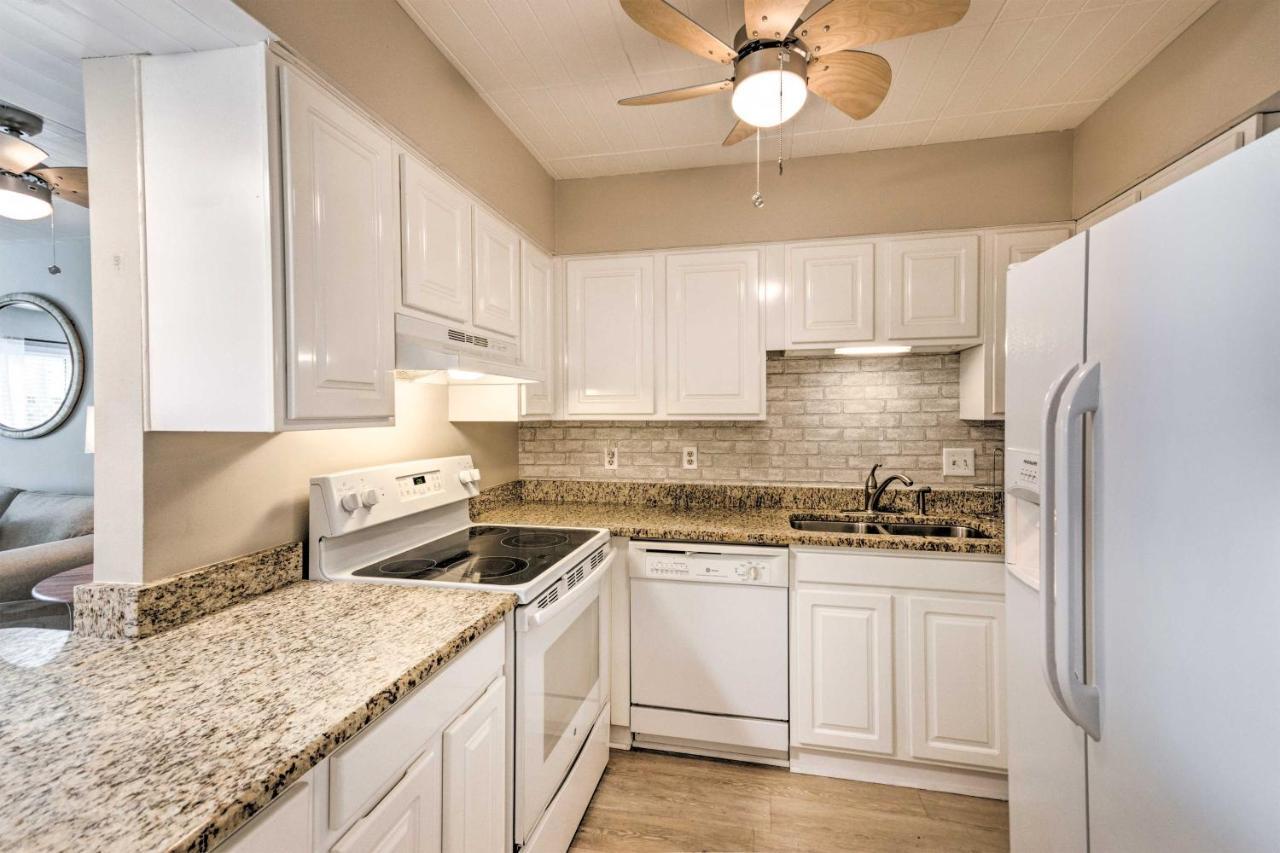 Sunny With Pool And Access! Apartment Destin