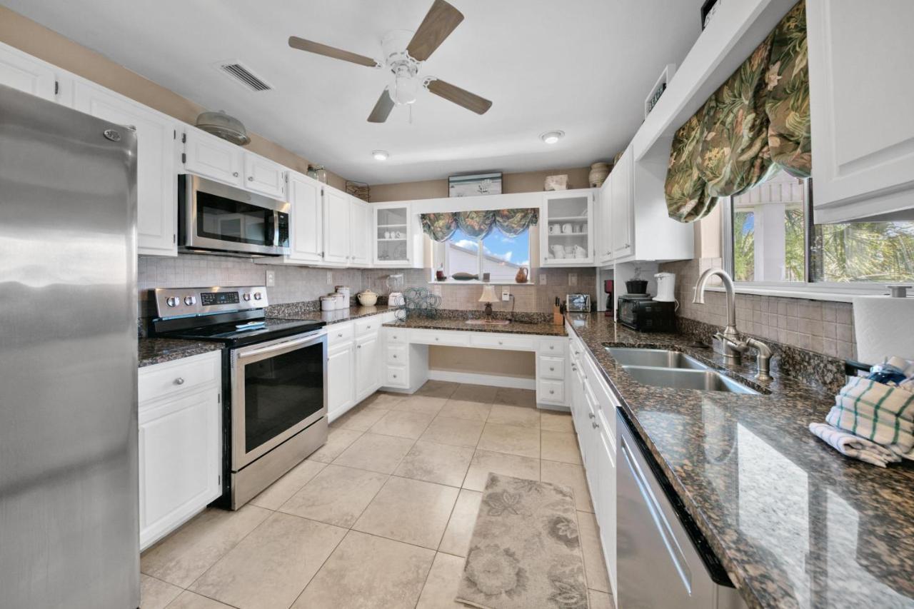 Destin-a-tion On The Water Holiday home Destin