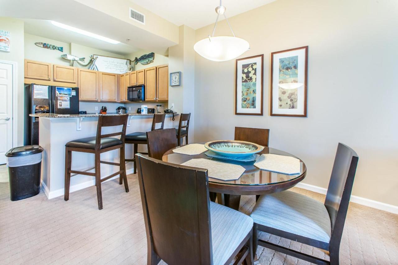Palms #1106 Jr 2br *