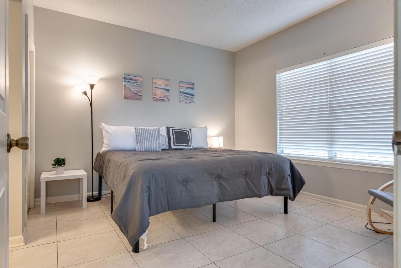 Holiday home Cozy 1br With Pool And Gym Centrally Located