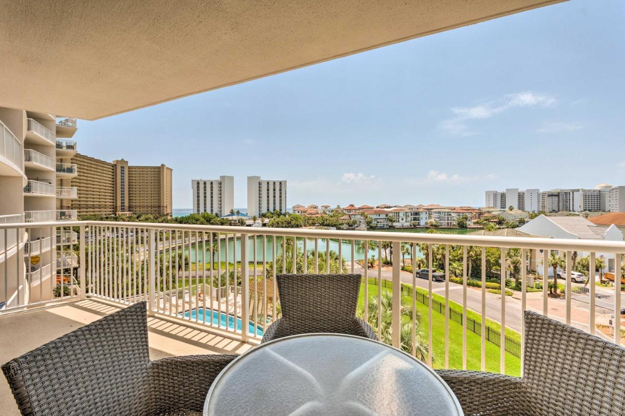 High-rise With Balcony And Pool View Apartment Destin