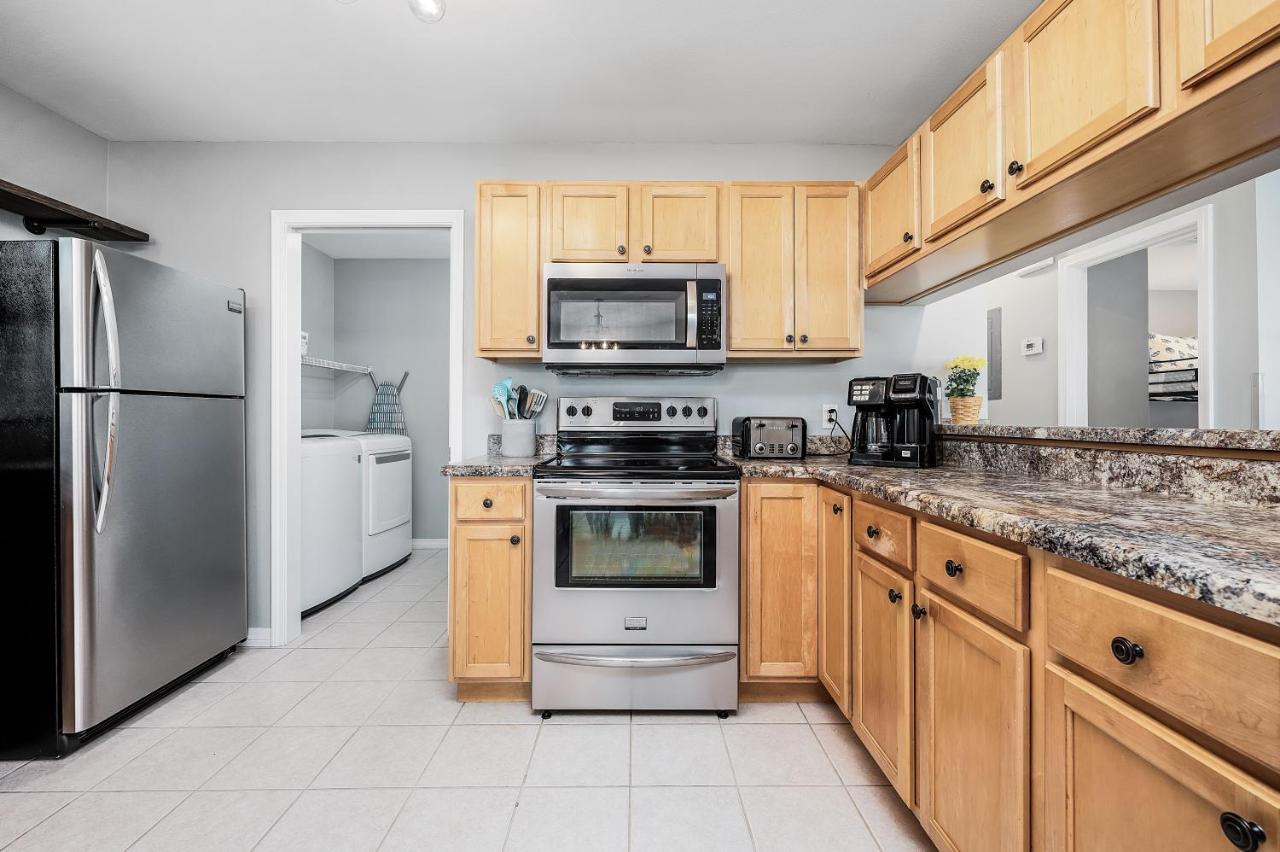 Holiday home Private Access, Fenced Yard & Pet Friendly, Pool, Life House Destin