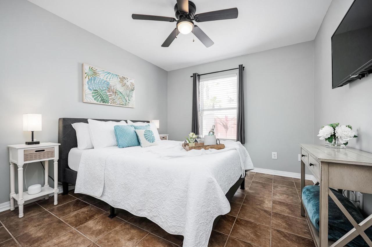 Holiday home Private Access, Fenced Yard & Pet Friendly, Pool, Life House Destin