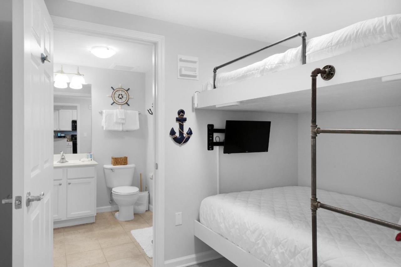 Palms #2711 Jr. 2br