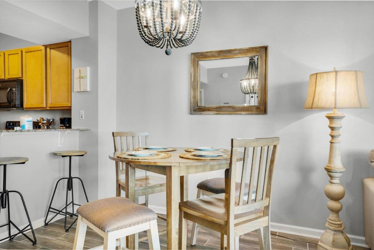Palms 1406 Jr 2br