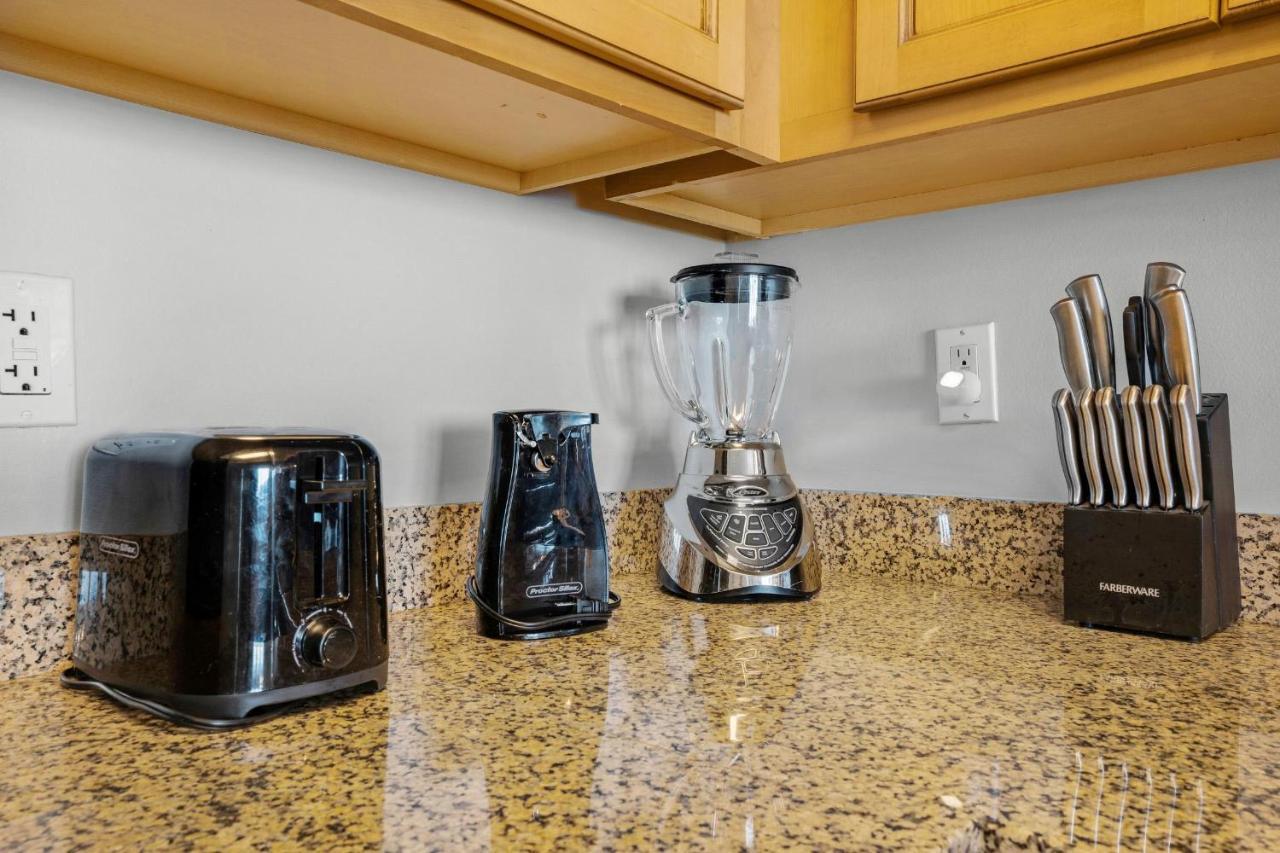 Palms 1406 Jr 2br