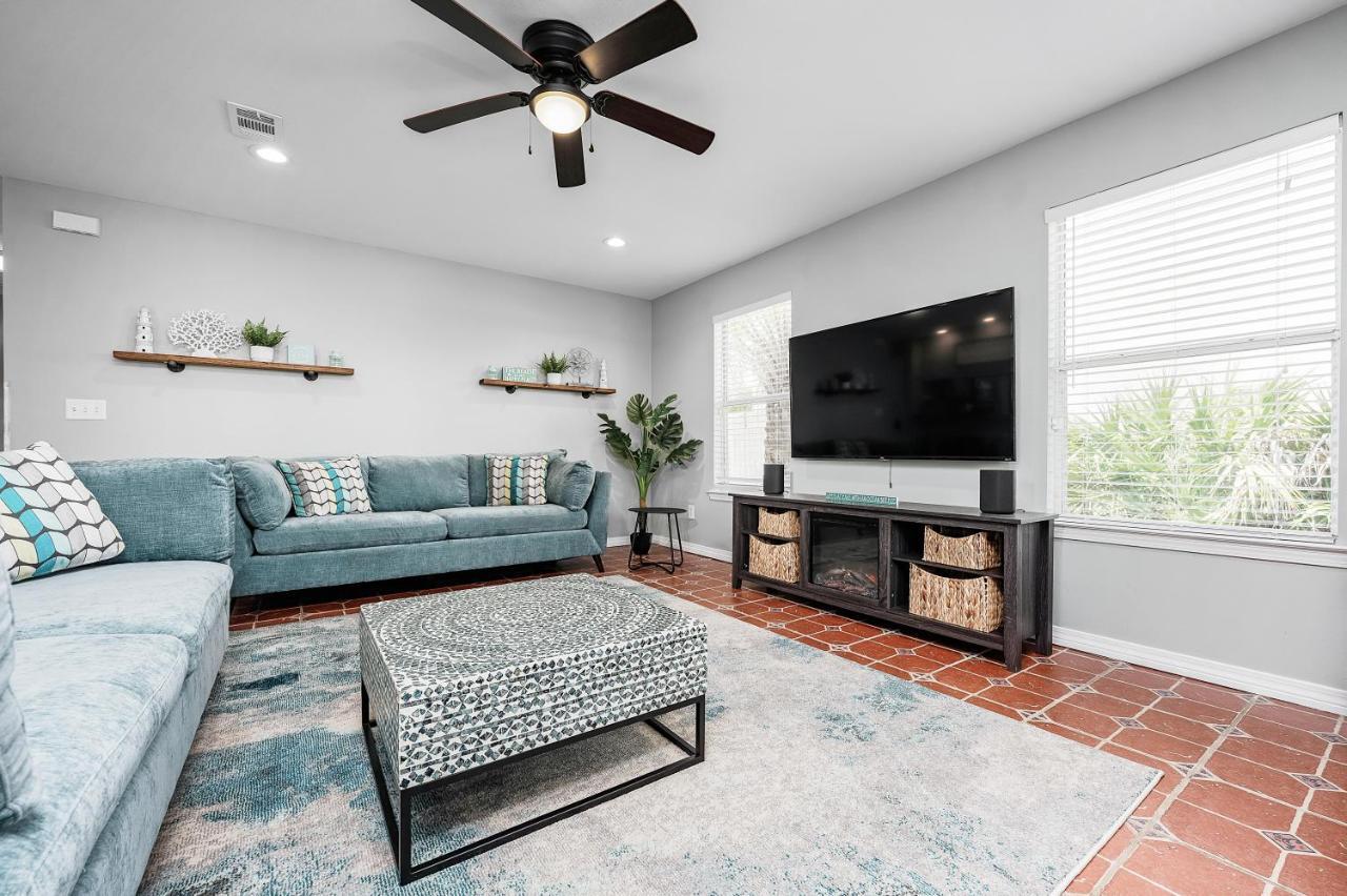 Private Access, Fenced Yard & Pet Friendly, Pool, Life House
