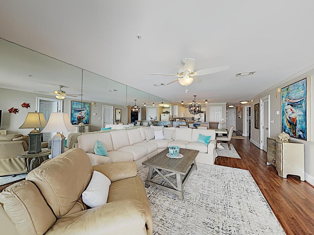 Beautiful In With Outdoor Swimming Pool And 3 Bedrooms