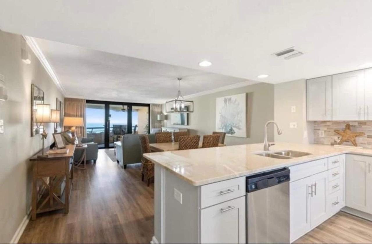 Apartment Edgewater #1402 *