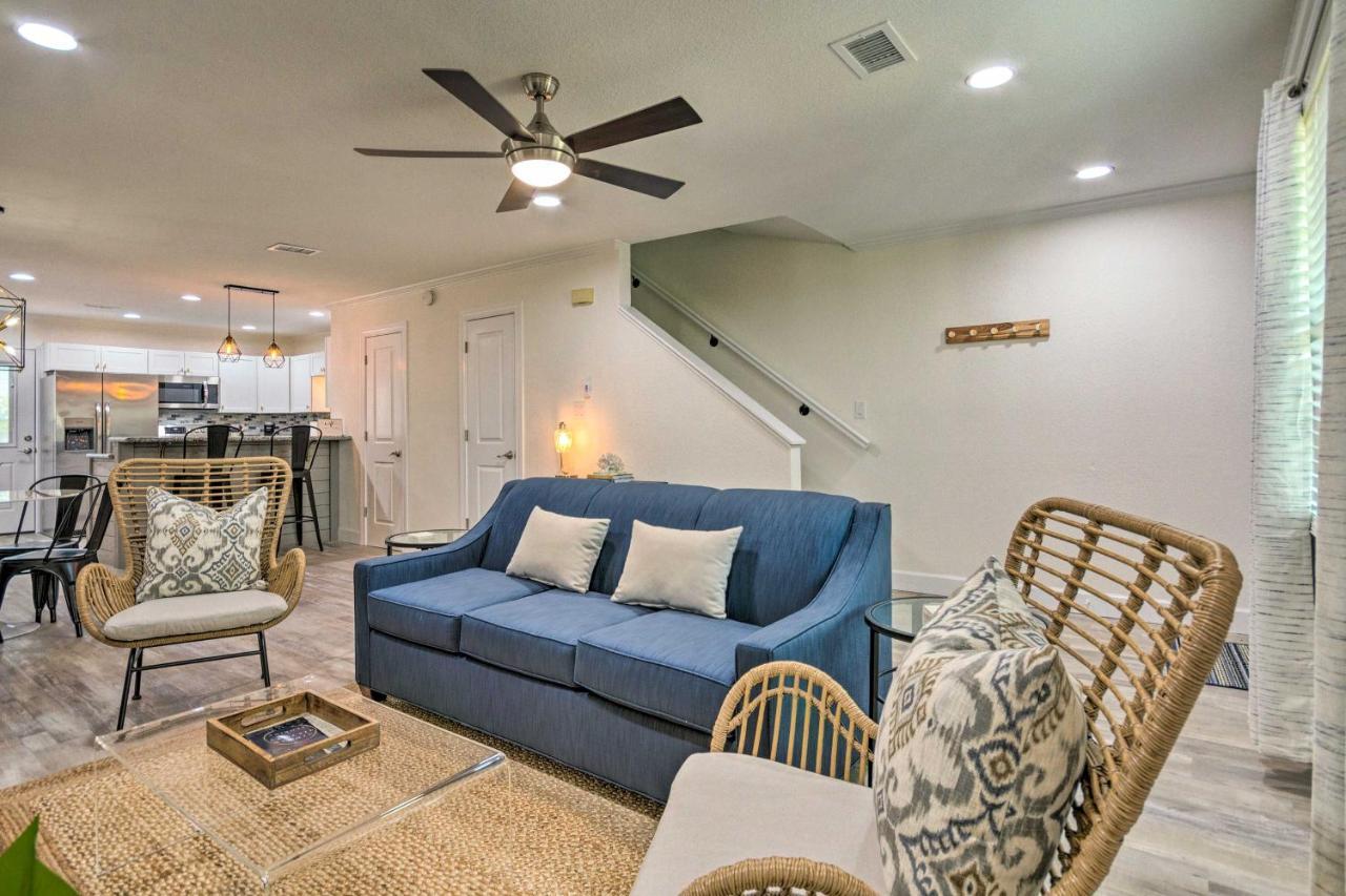 Modern Miramar Townhome, Walk To Ocean! Holiday home