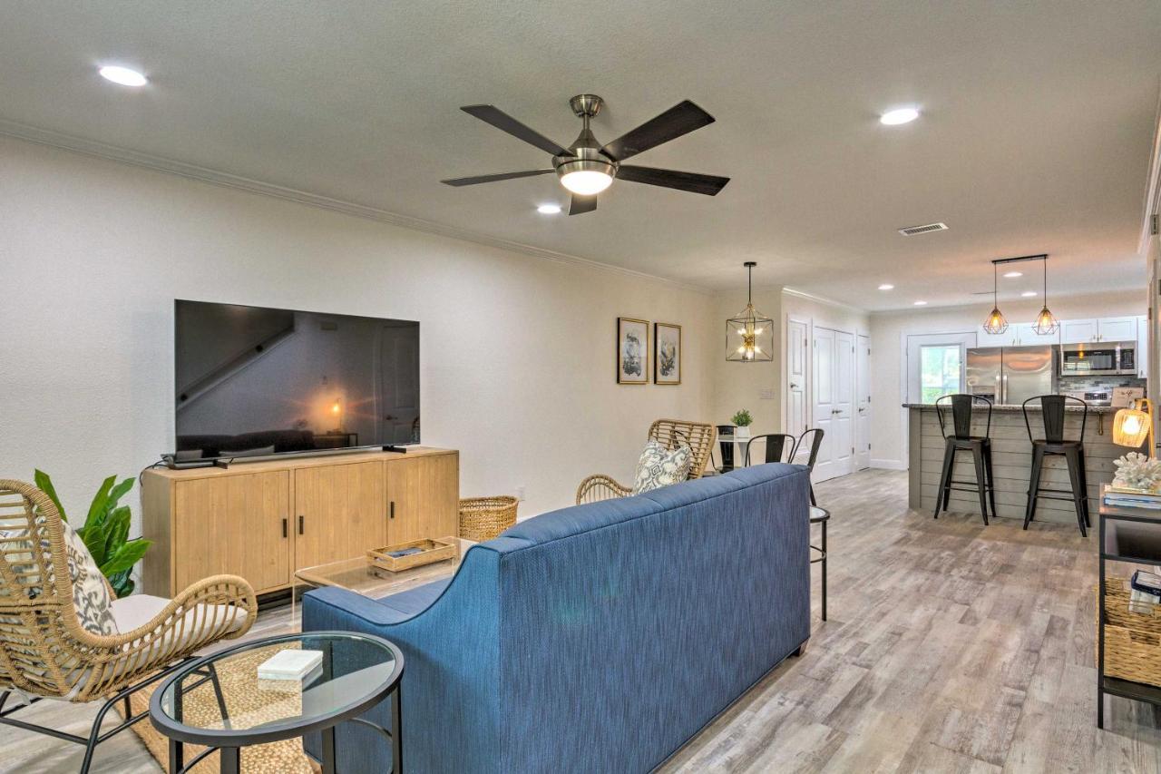 Modern Miramar Townhome, Walk To Ocean! Holiday home