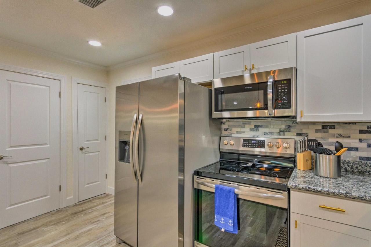 Holiday home Modern Miramar Townhome, Walk To Ocean!