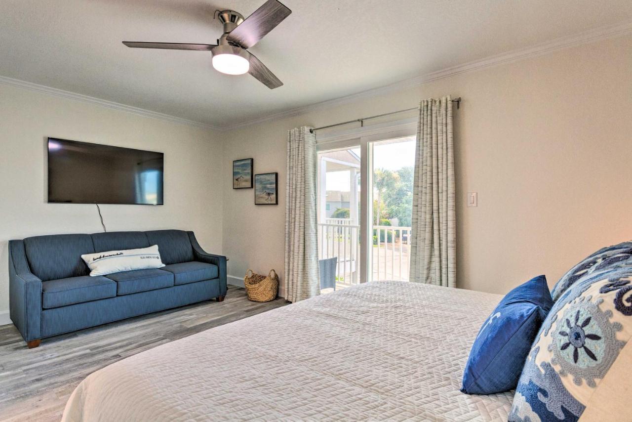 Holiday home Modern Miramar Townhome, Walk To Ocean!