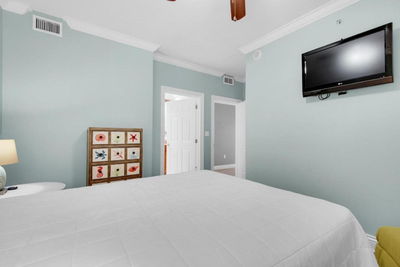 Emerald Grande W728 Apartment *