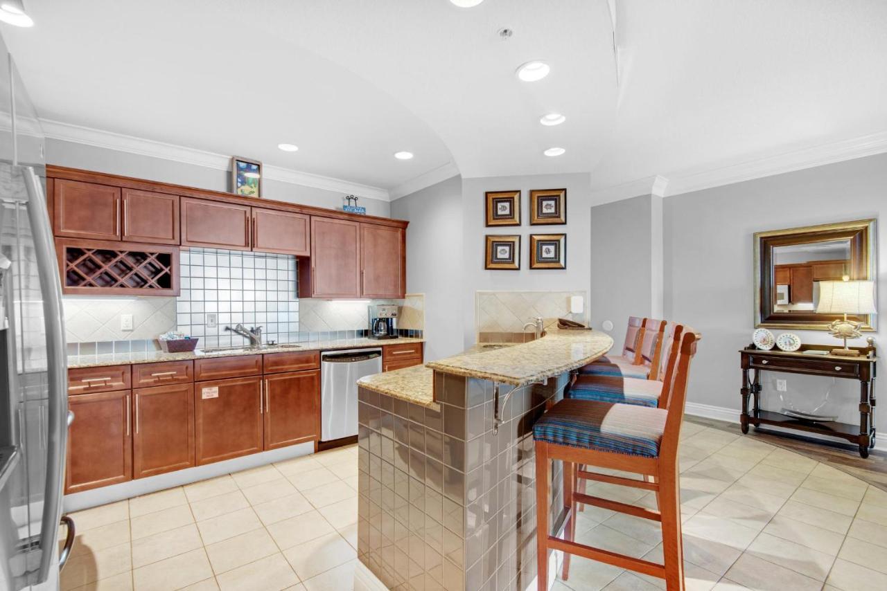 Emerald Grande W728 Apartment
