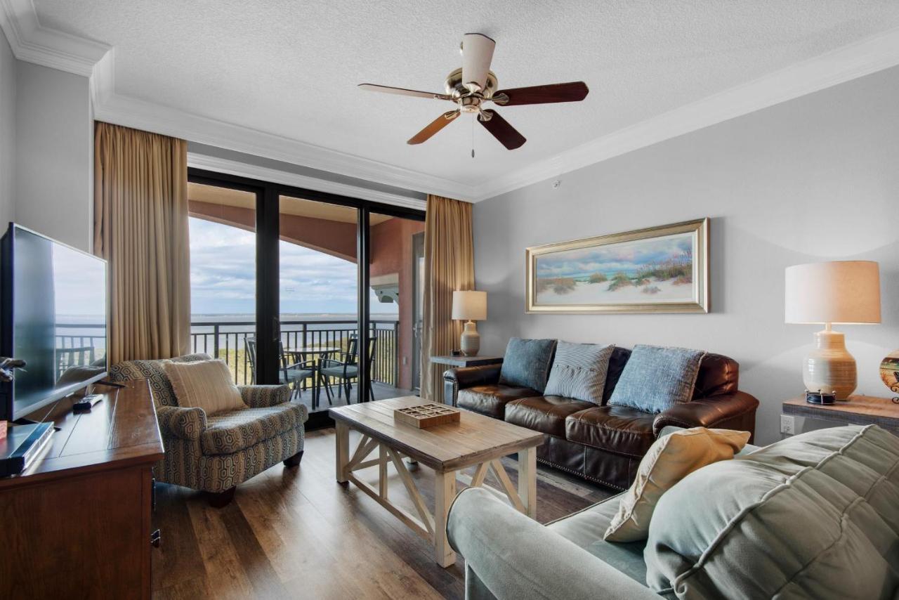 Emerald Grande W728 Apartment *