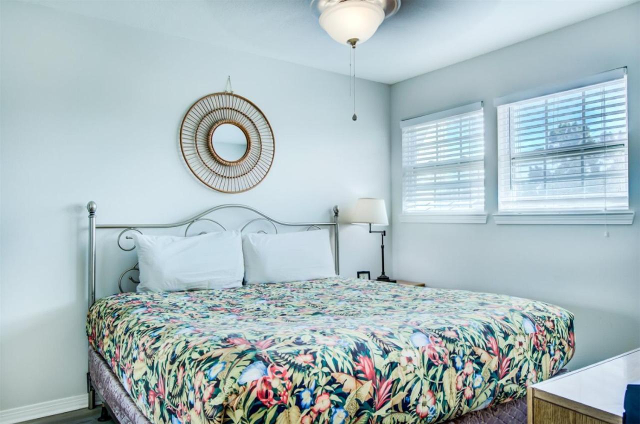 Holiday home 5 C, Three Bedroom Townhome *