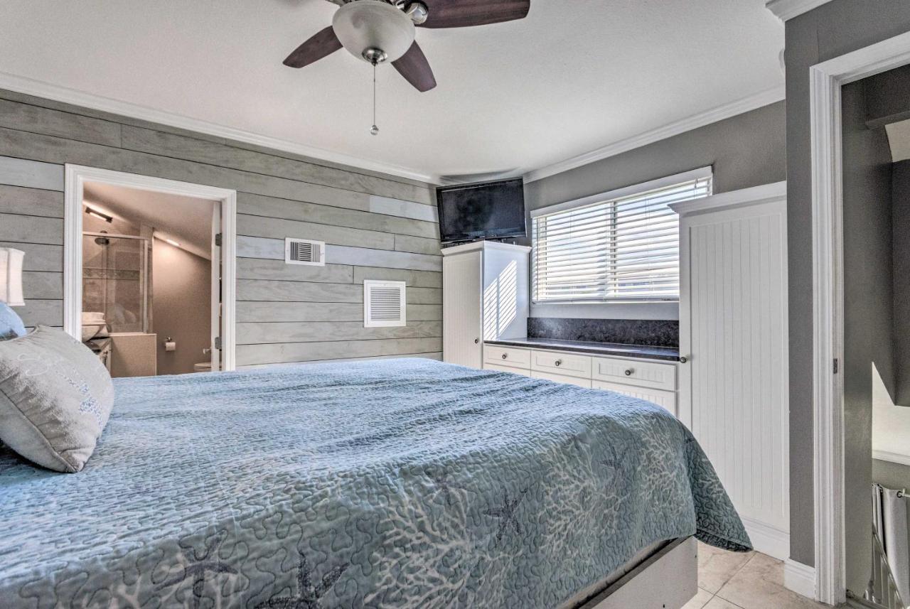 Vibrant Family 100 Feet To Private Beach! Destin