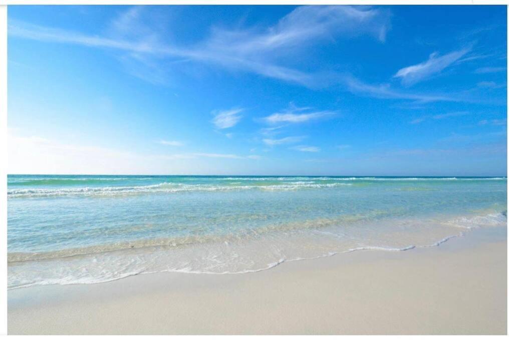 New Listing!!! 4 Min Walk To The Beach! Holiday home *