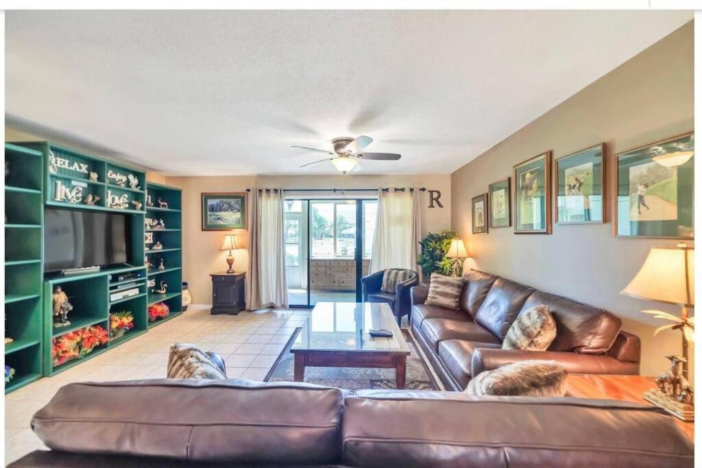 New Listing!!! 4 Min Walk To The Beach! Holiday home