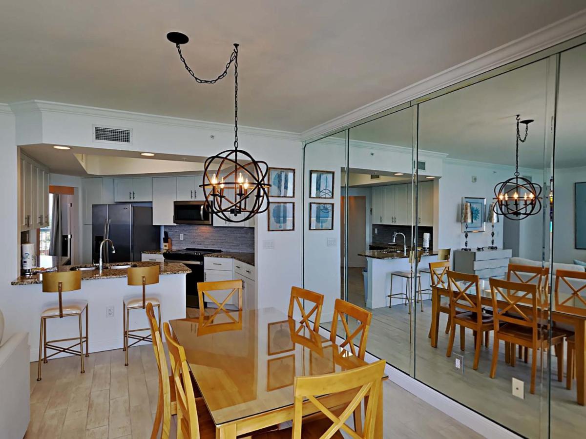 Silver Towers 1404w Apartment