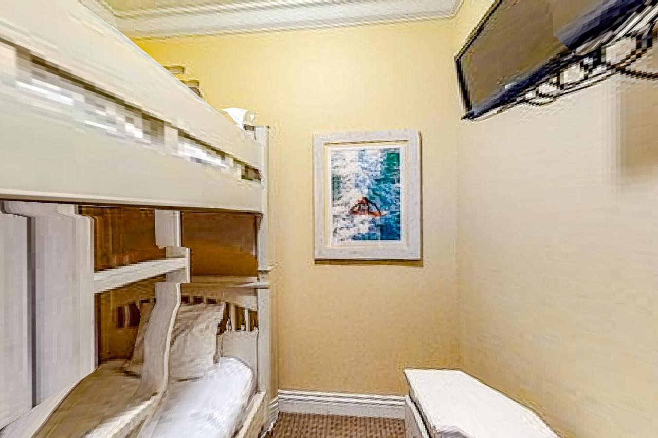 Apartment Emerald Grande 324 *