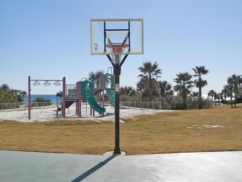 Amazing In Miramar With Outdoor Swimming Pool And 2 Bedrooms