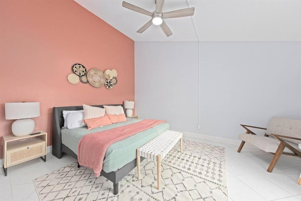 3bd/3ba+gameroom. Pool. Walk 2 * Destin