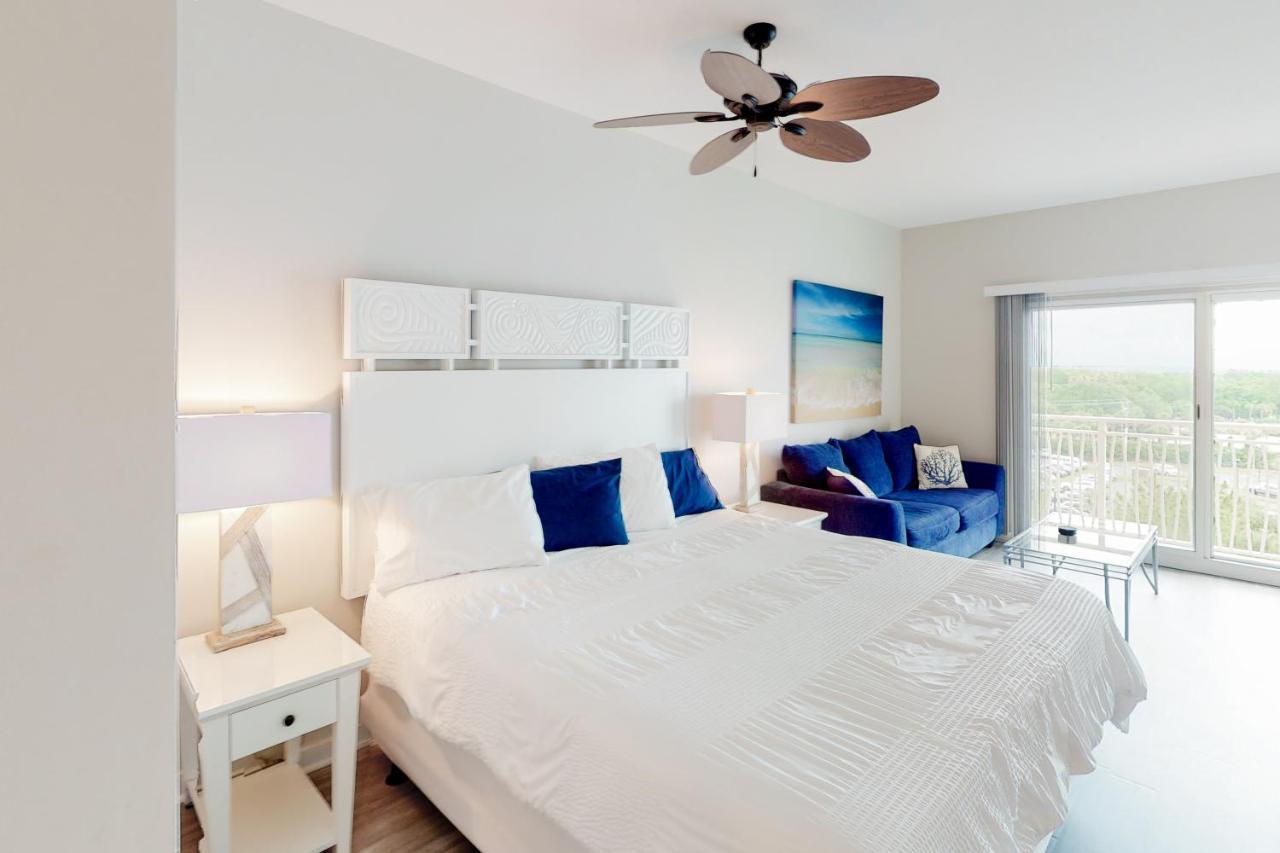 Sandestin Luau 6525