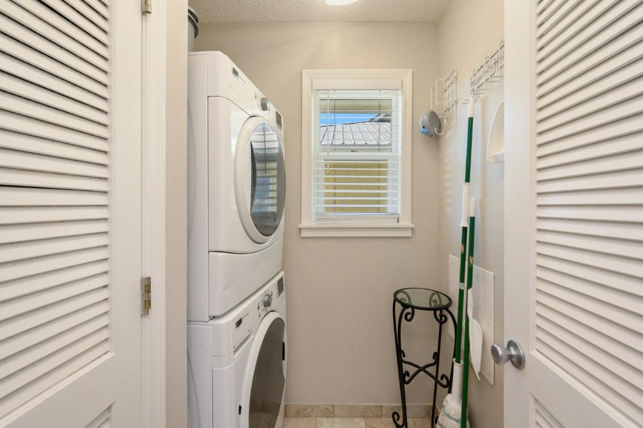 200 Yds To Private Gated Access- 3br-2ba- Quiet Location In The Heart Of Destin! Apartment