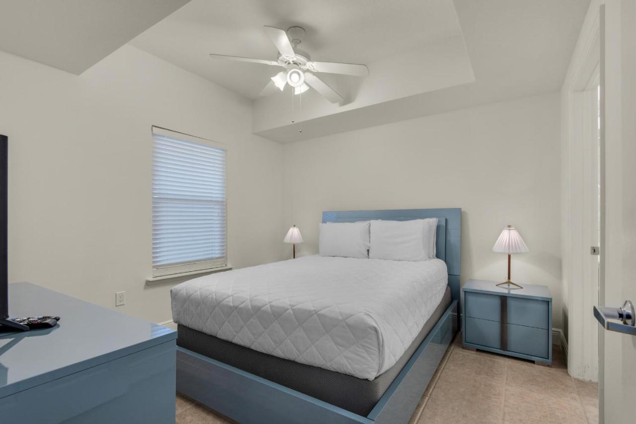 Ariel Dunes I 1705 * Destin