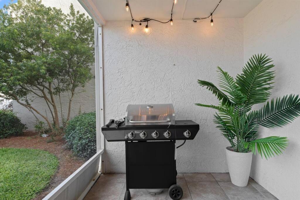 3bd/3ba+gameroom. Pool. Walk 2 Holiday home Destin