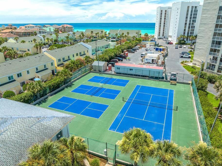 3bd/3ba+gameroom. Pool. Walk 2 Destin