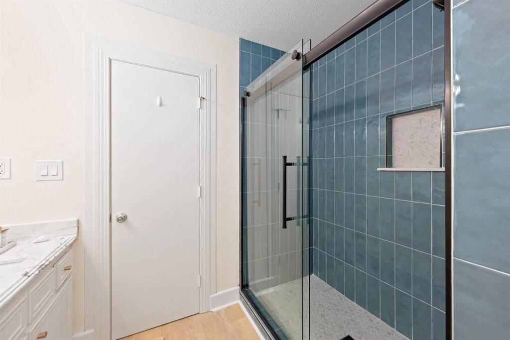 Holiday home 3bd/3ba+gameroom. Pool. Walk 2 Destin