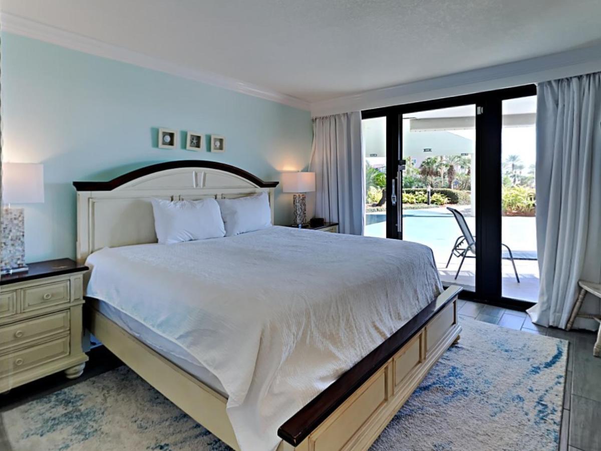 Amazing In Miramar With Outdoor Swimming Pool And 2 Bedrooms Apartment