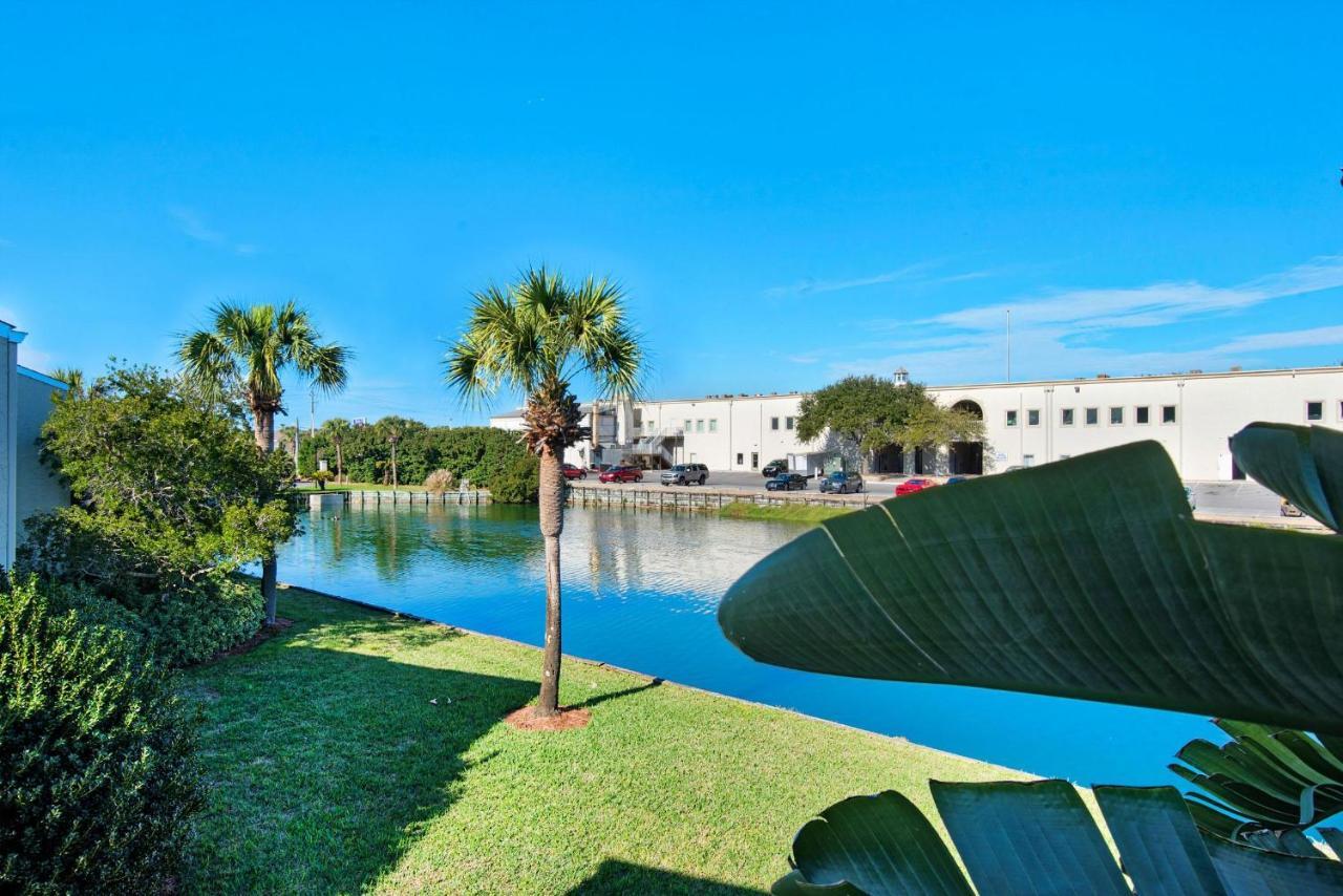 Shoreline Towers Townhouse 4-4