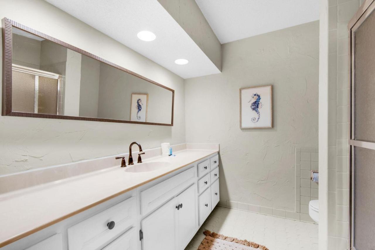Shoreline Towers Townhouse 4-4 Holiday home Destin