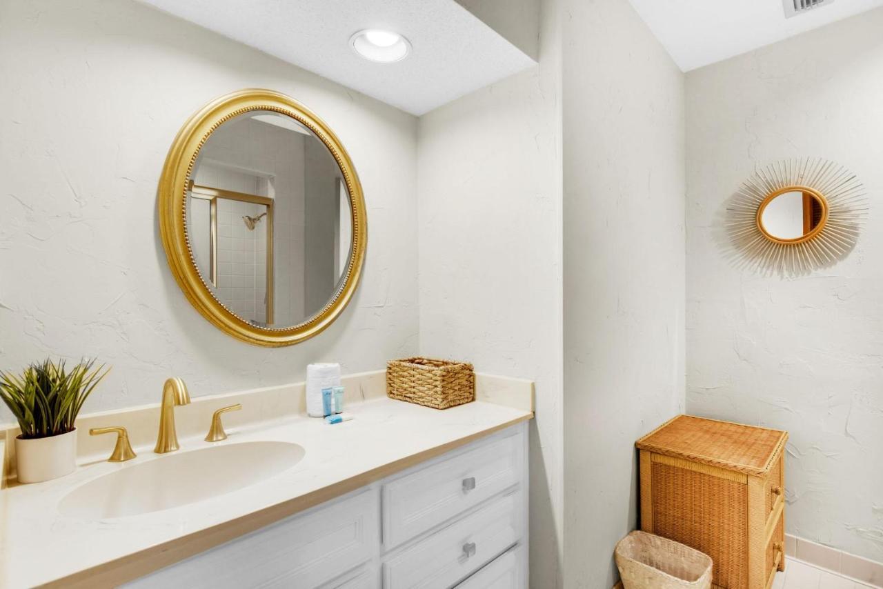 Shoreline Towers Townhouse 4-4 Holiday home *