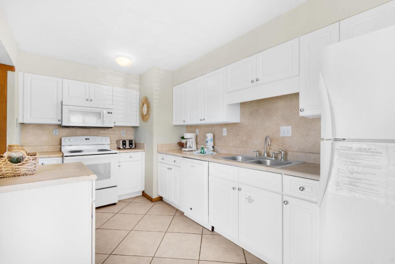 Shoreline Towers Townhouse 4-4 Destin