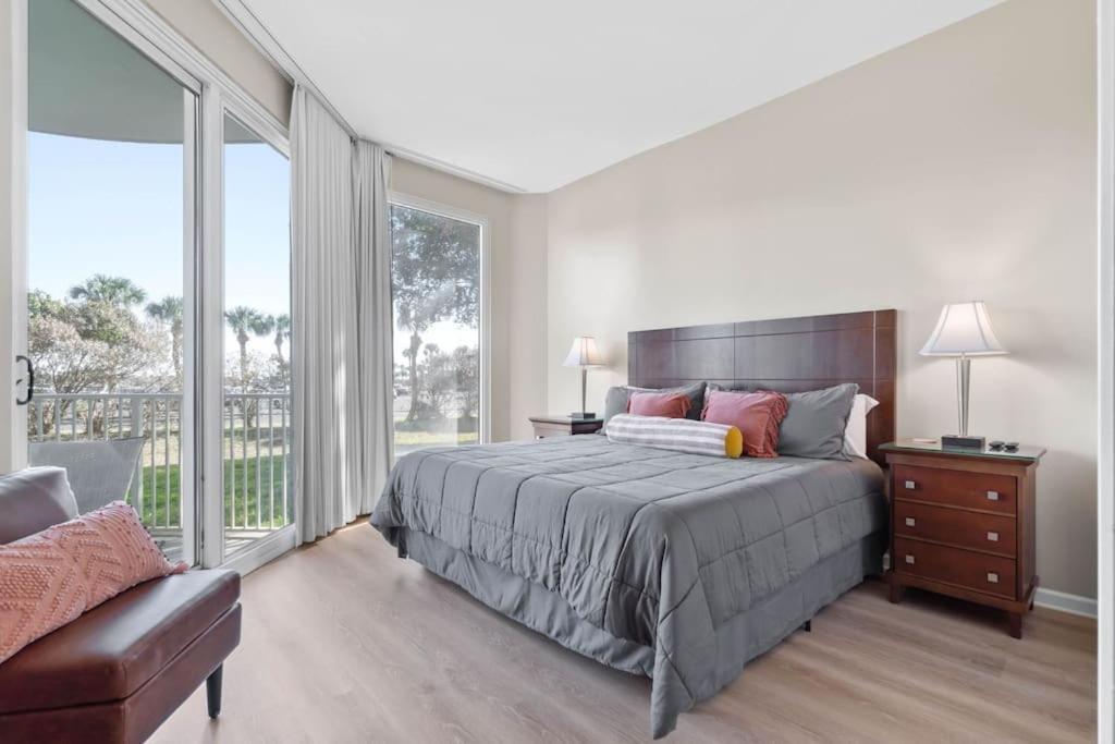 Family Friendly In Heart Of Destin! Style Pool, Tennis Courts Minutes From * Destin