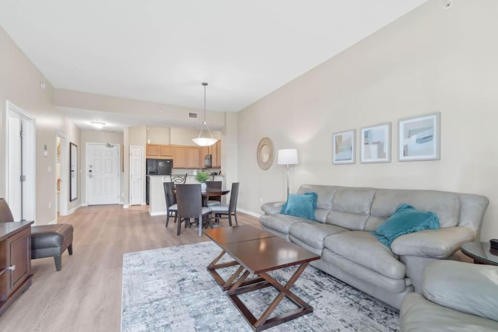 Family Friendly In Heart Of Destin! Style Pool, Tennis Courts Minutes From Apartment *