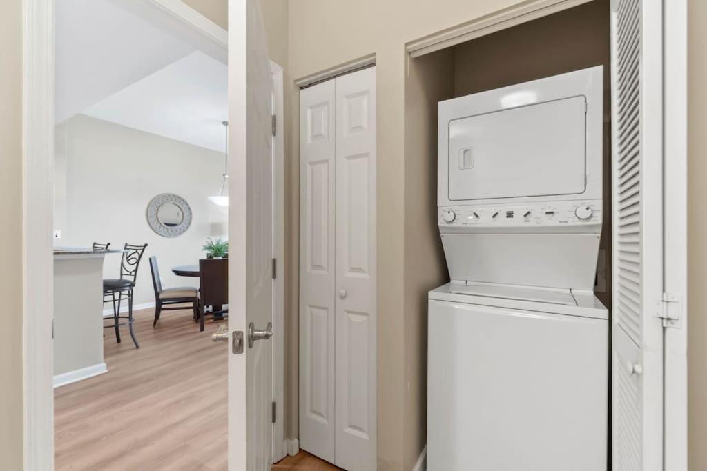 Family Friendly In Heart Of Destin! Style Pool, Tennis Courts Minutes From * Destin
