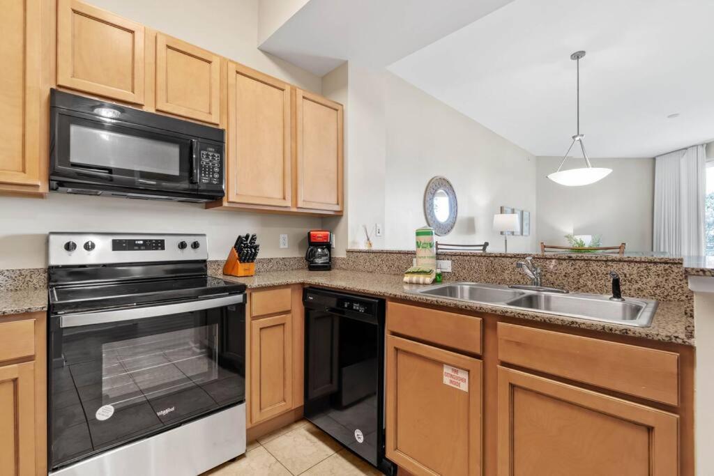 Family Friendly In Heart Of Destin! Style Pool, Tennis Courts Minutes From
