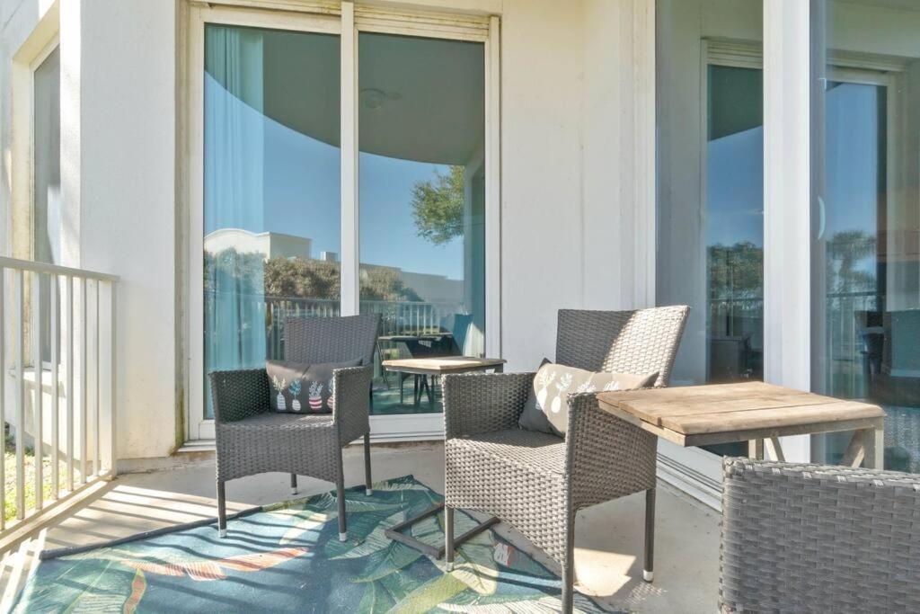 Family Friendly In Heart Of Destin! Style Pool, Tennis Courts Minutes From Apartment *
