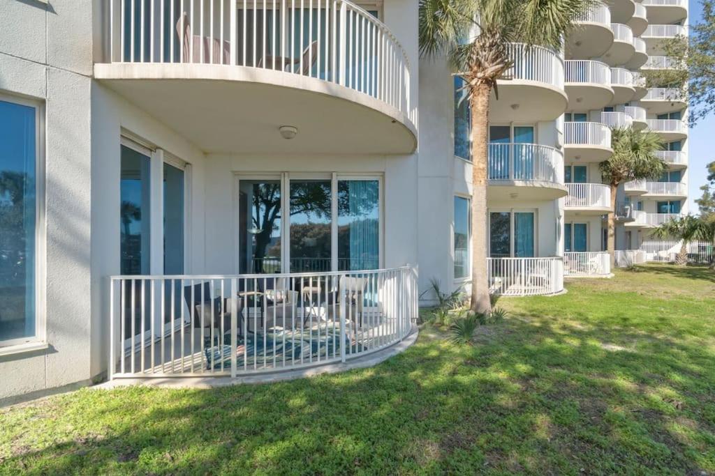 Family Friendly In Heart Of Destin! Style Pool, Tennis Courts Minutes From * Destin