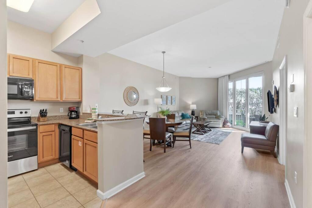 Family Friendly In Heart Of Destin! Style Pool, Tennis Courts Minutes From Apartment