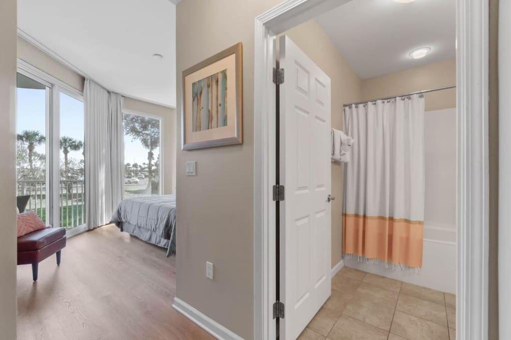 Family Friendly In Heart Of Destin! Style Pool, Tennis Courts Minutes From * Destin