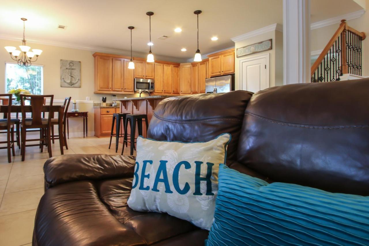 Holiday home Amazing 4 Bedroom Vacation In The Villages Of Crystal Lakes *