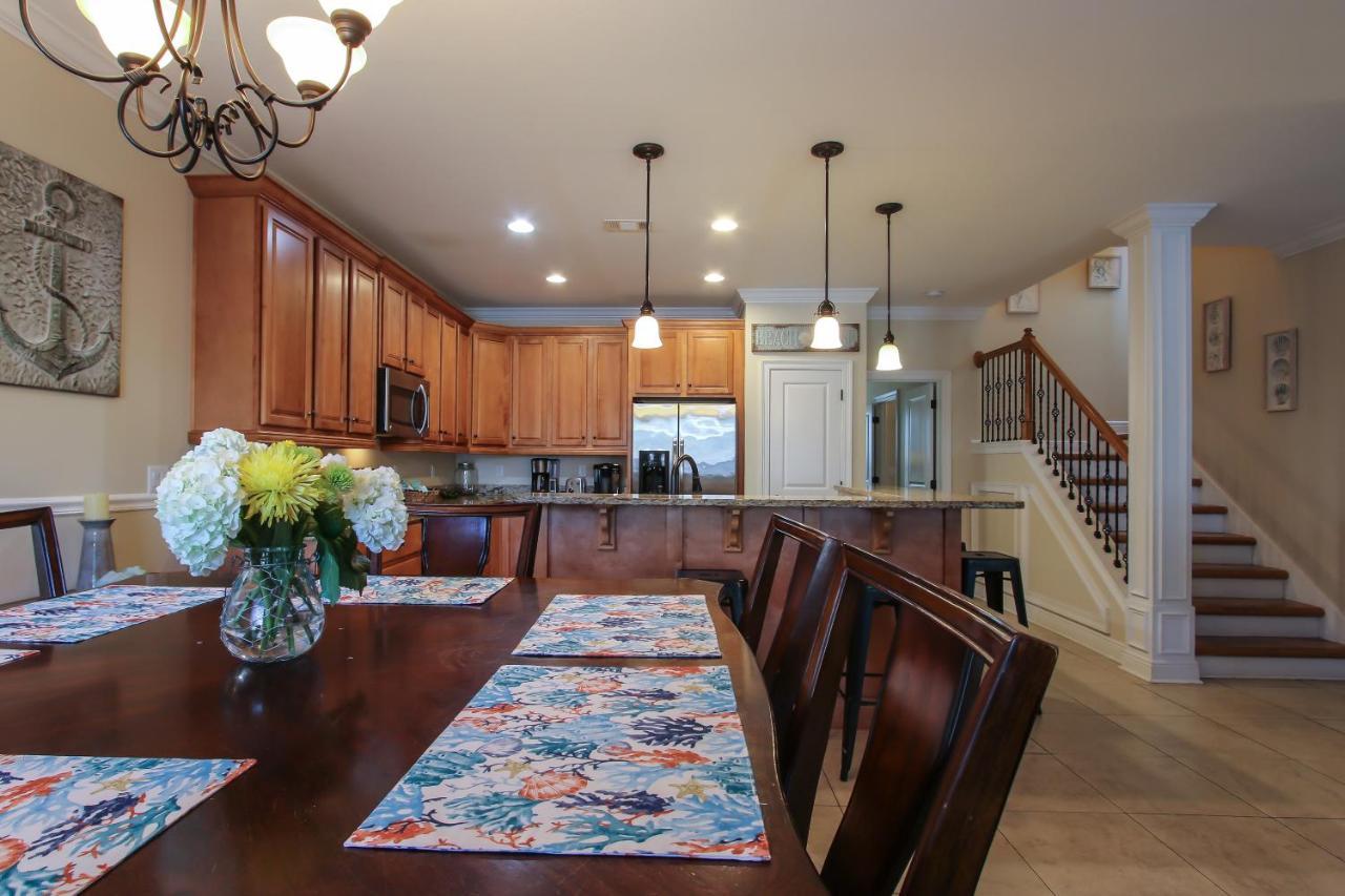Amazing 4 Bedroom Vacation In The Villages Of Crystal Lakes