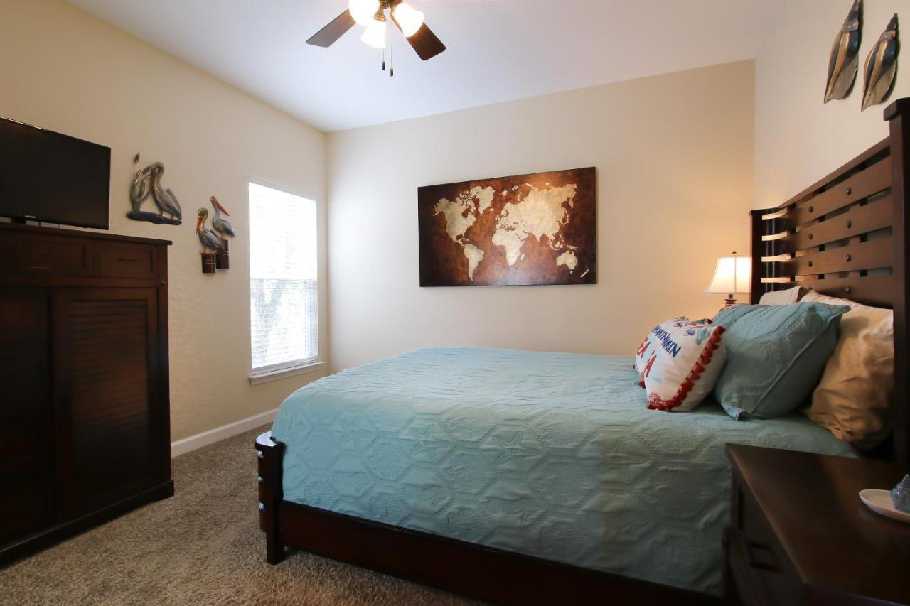 Amazing 4 Bedroom Vacation In The Villages Of Crystal Lakes Holiday home